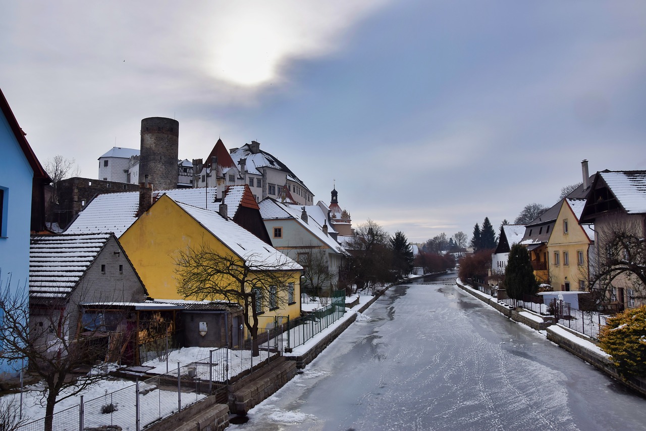 jindřichův hradec  castle  winter free photo