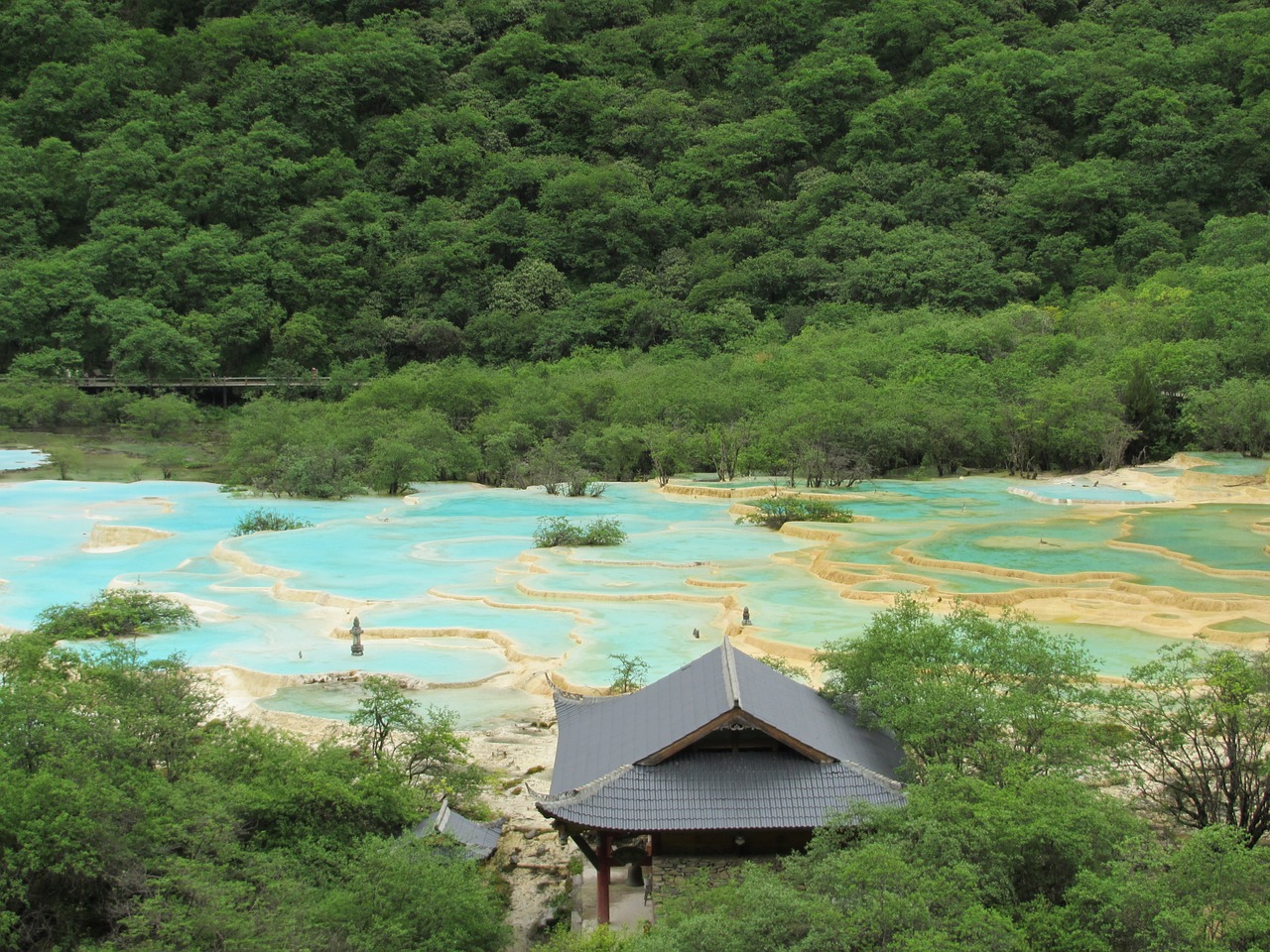 jiuzhaigou the scenery lake free photo