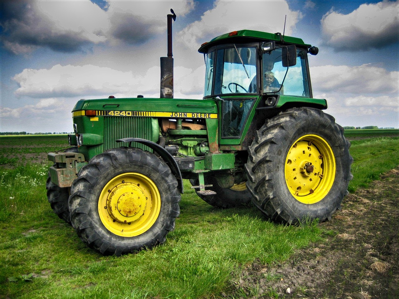 john deere  john deere 4240  tractors free photo