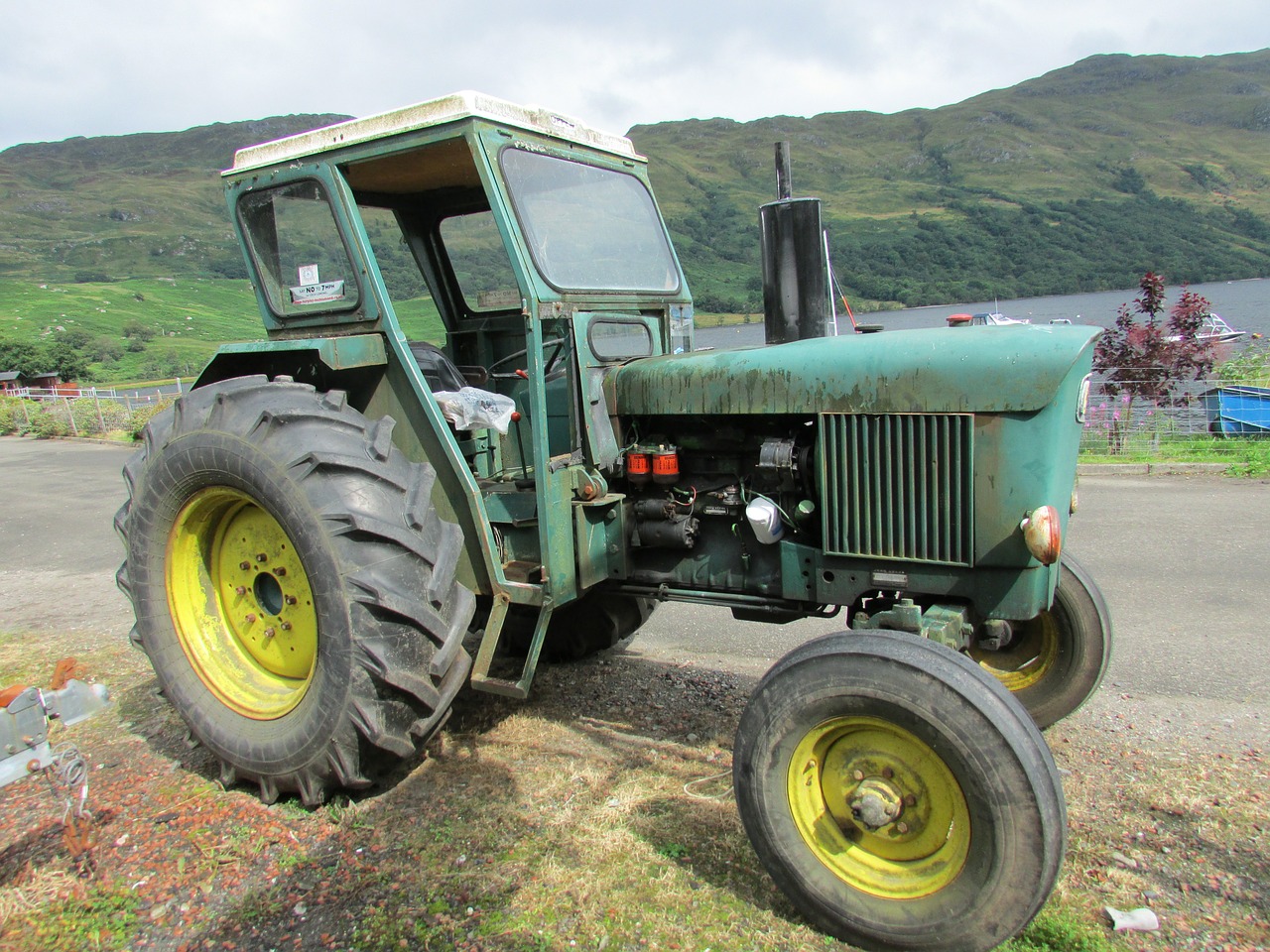 john deere old tractor farm machinery free photo