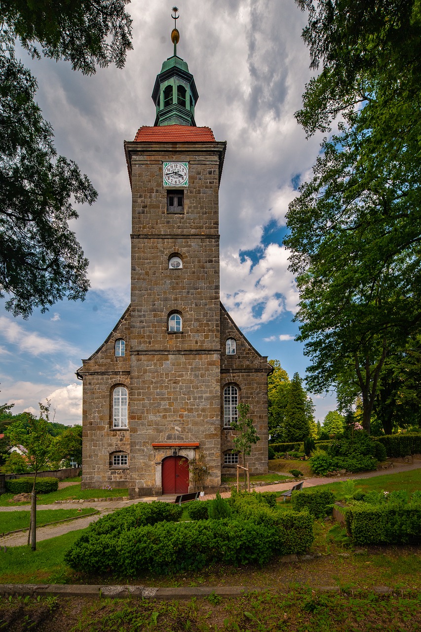 jonsdorf  saxony  church free photo