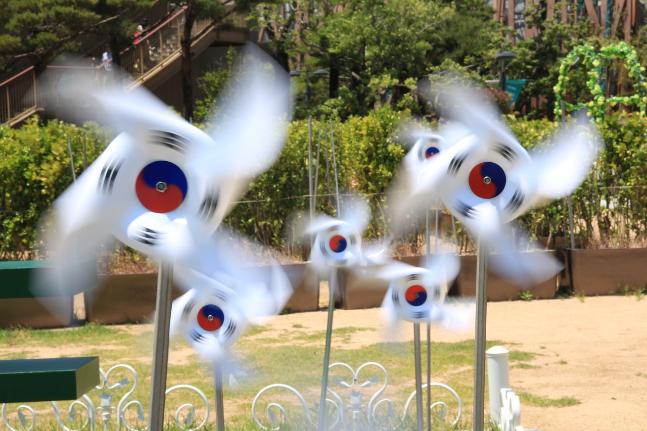 julia roberts korea pinwheel free photo