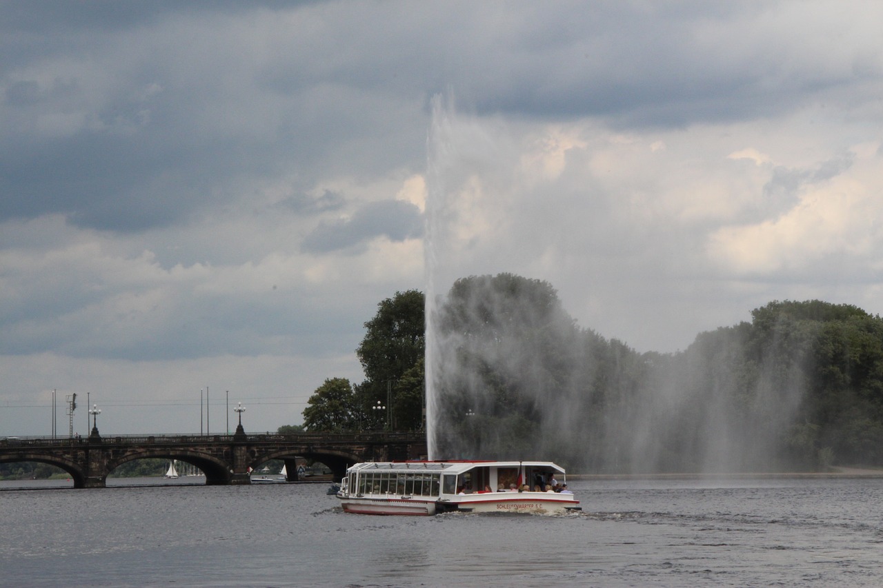 jungfernstieg steamer water free photo