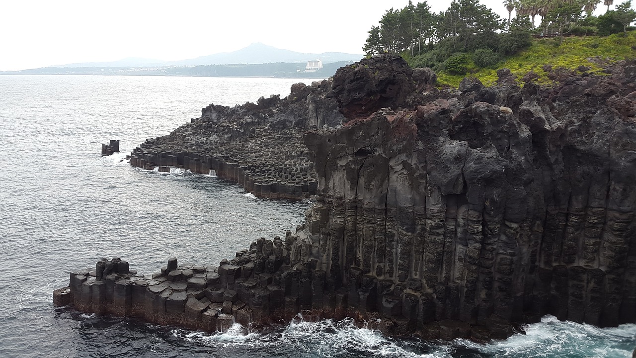 jusangjeolli jeju island the jungmun tourist complex free photo