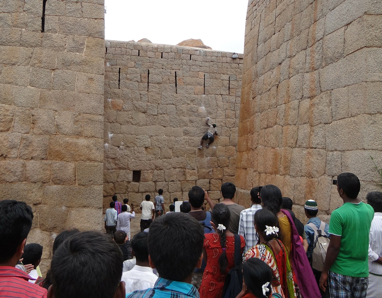 jyothi rai spiderman vertical wall climbing free photo