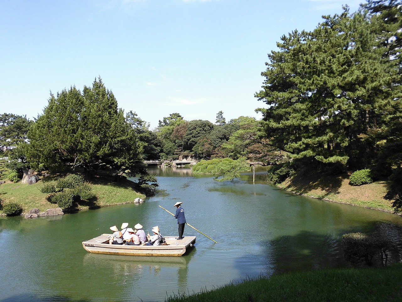 kagawa prefecture ritsurin park boatman free photo