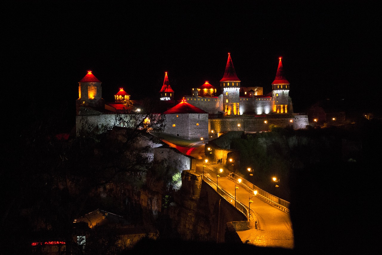 kamenets-podolskiy night castle free photo