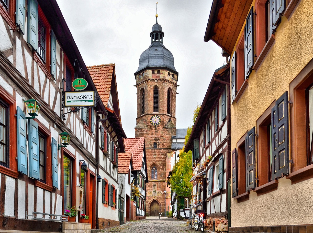 kandel's old town  fachwerkhäuser  architecture free photo