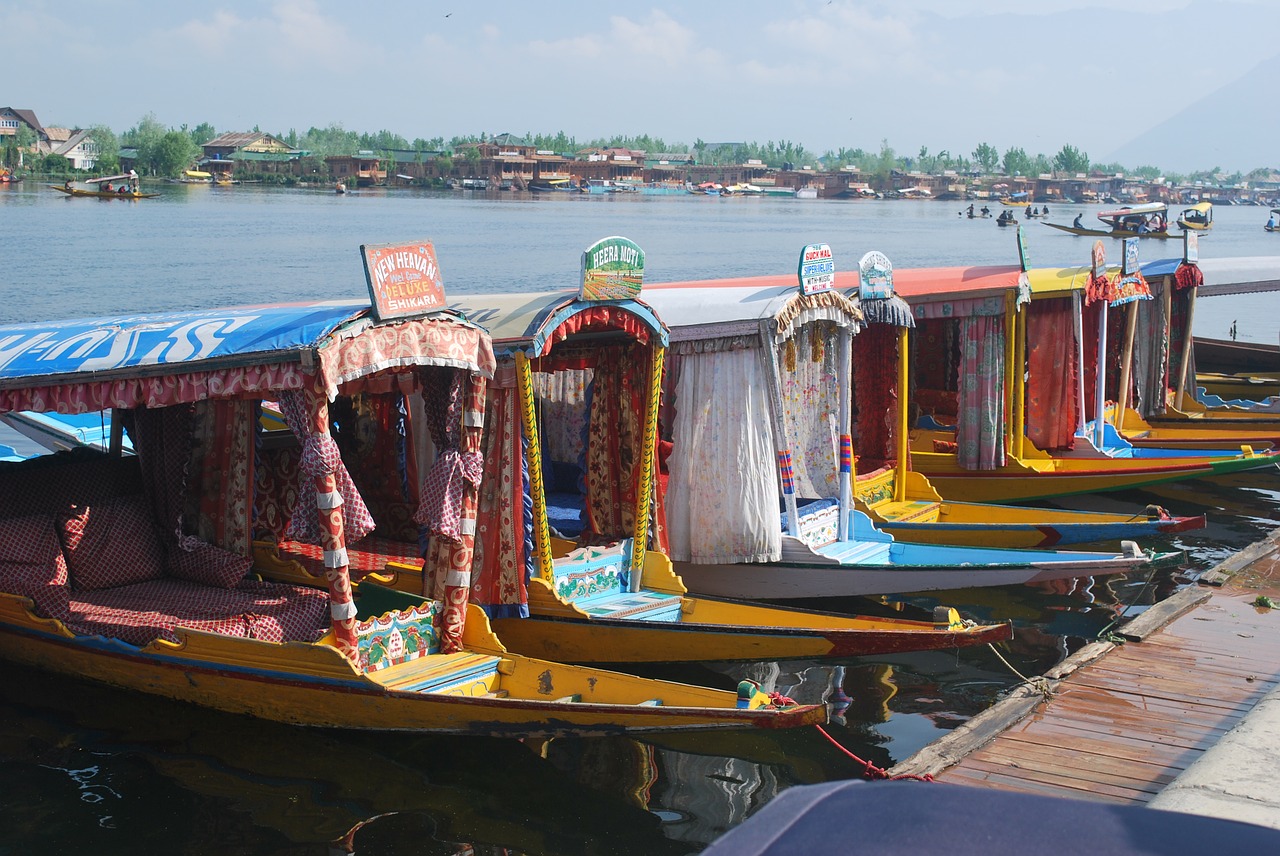 kashmir boat house boat indian boat house free photo