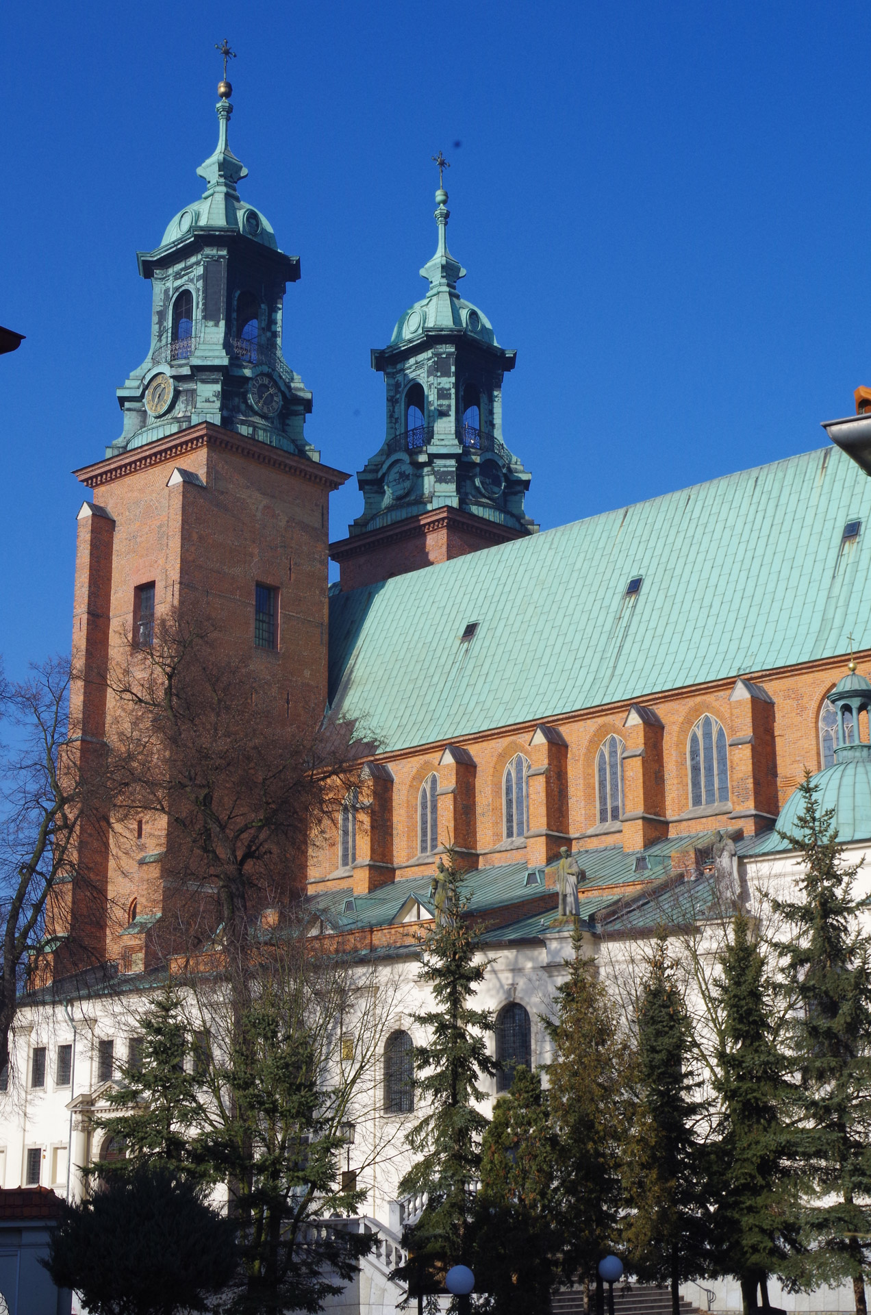 gniezno cathedral gniezno cathedral free photo