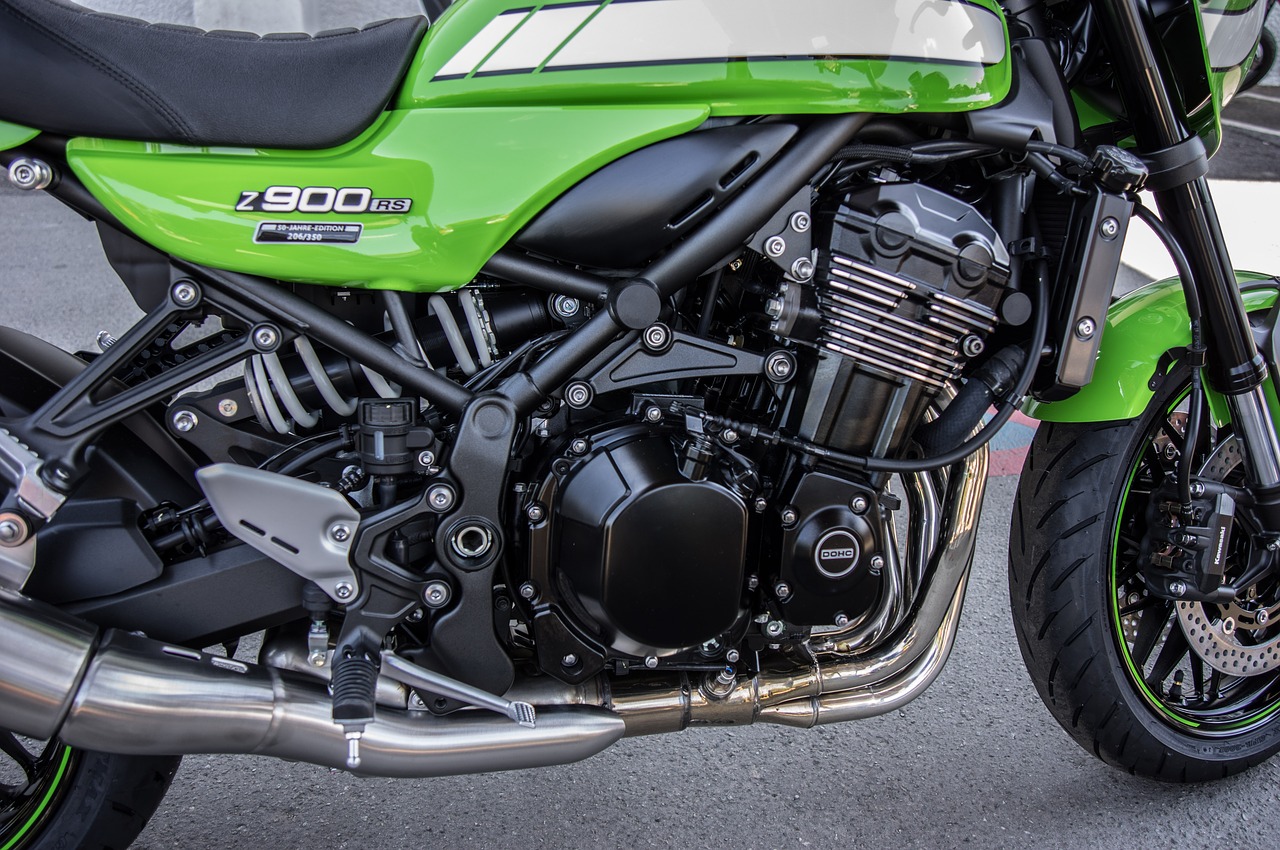 kawasaki  motorcycle engine  z900rs free photo