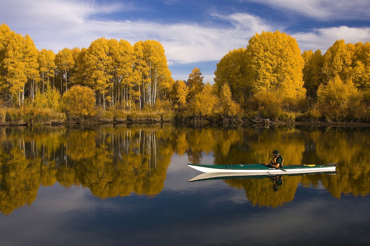 kayak lake outdoors free photo