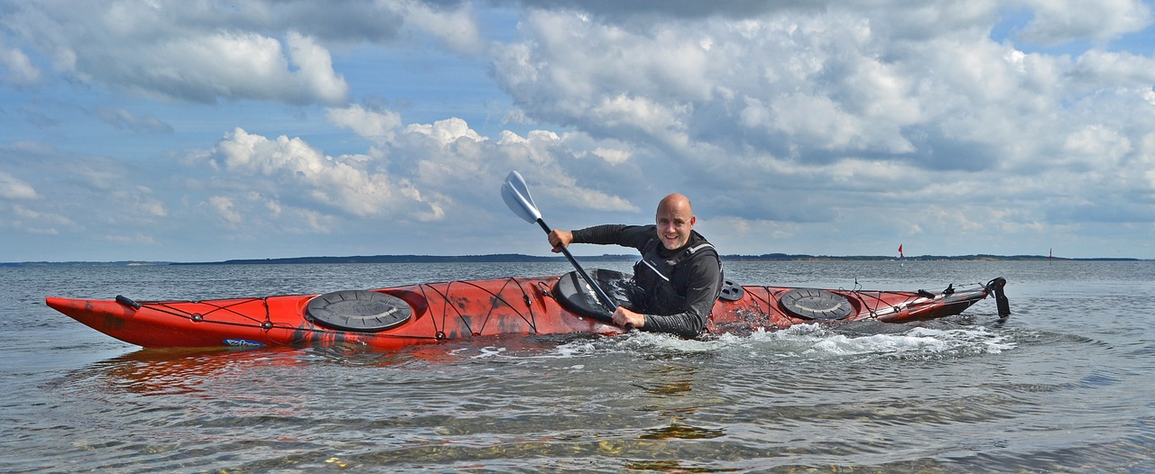 kayak  water  outdoor free photo