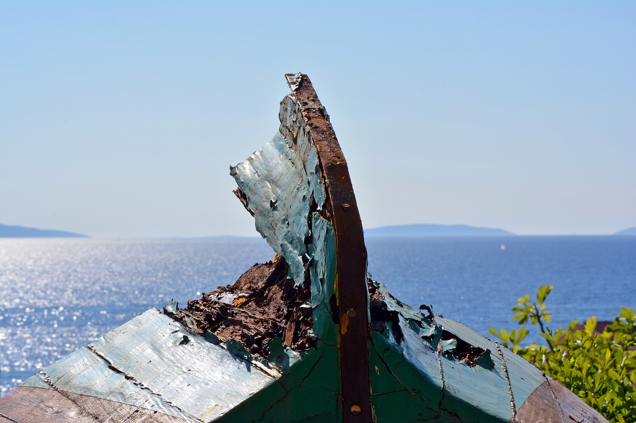 keel  centerboard  wooden boat free photo