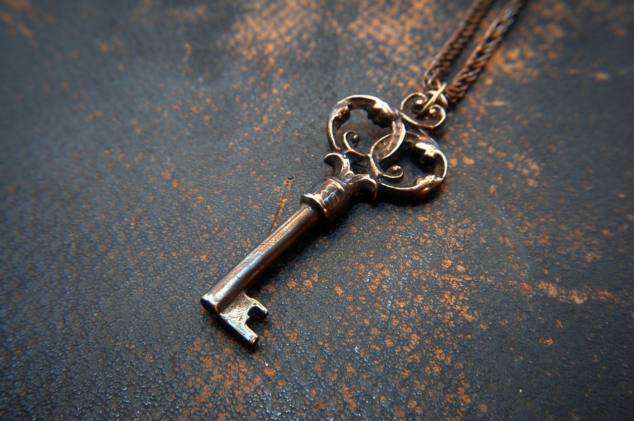 key pendant iron free photo