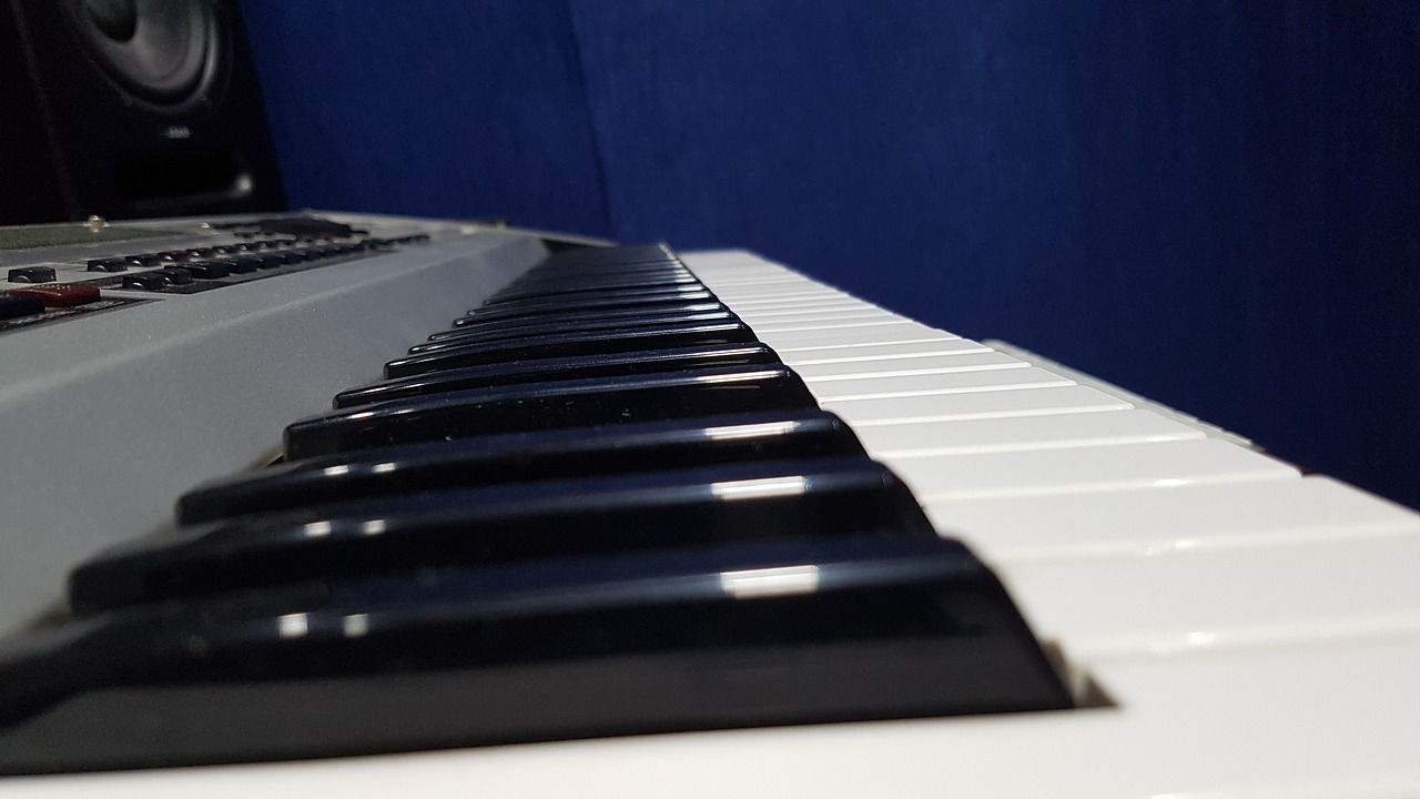 keyboard  piano  instrument free photo