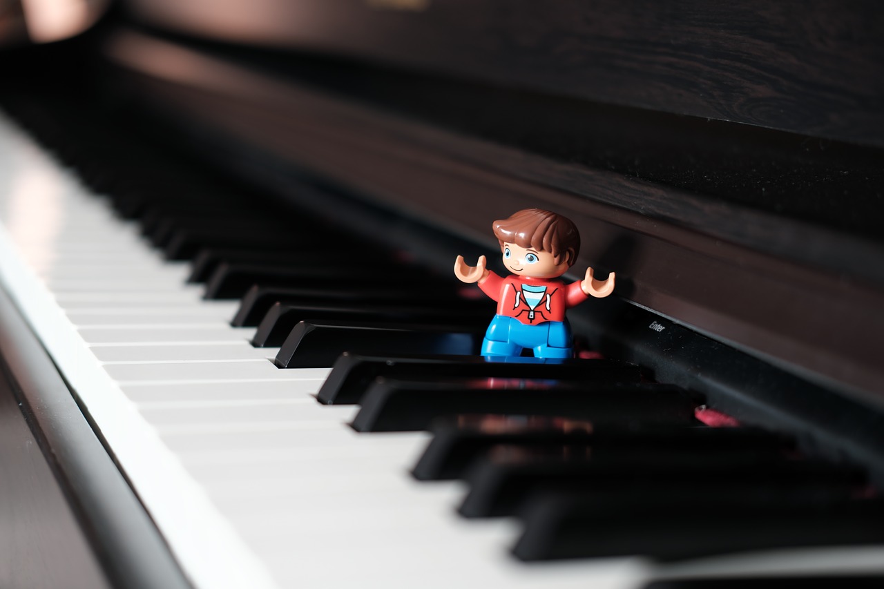 keyboard  piano  lego free photo