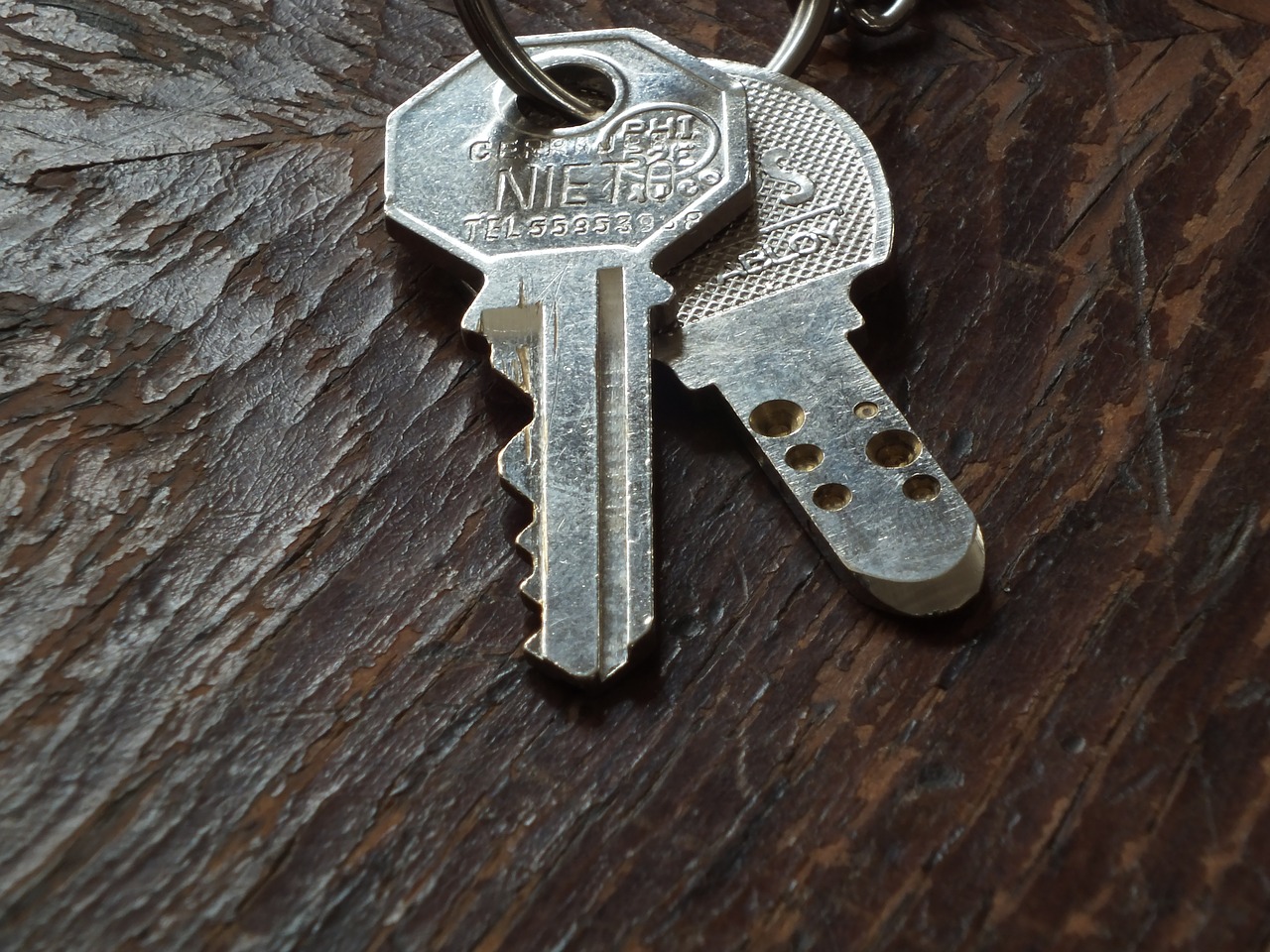 keys set of keys key chain free photo