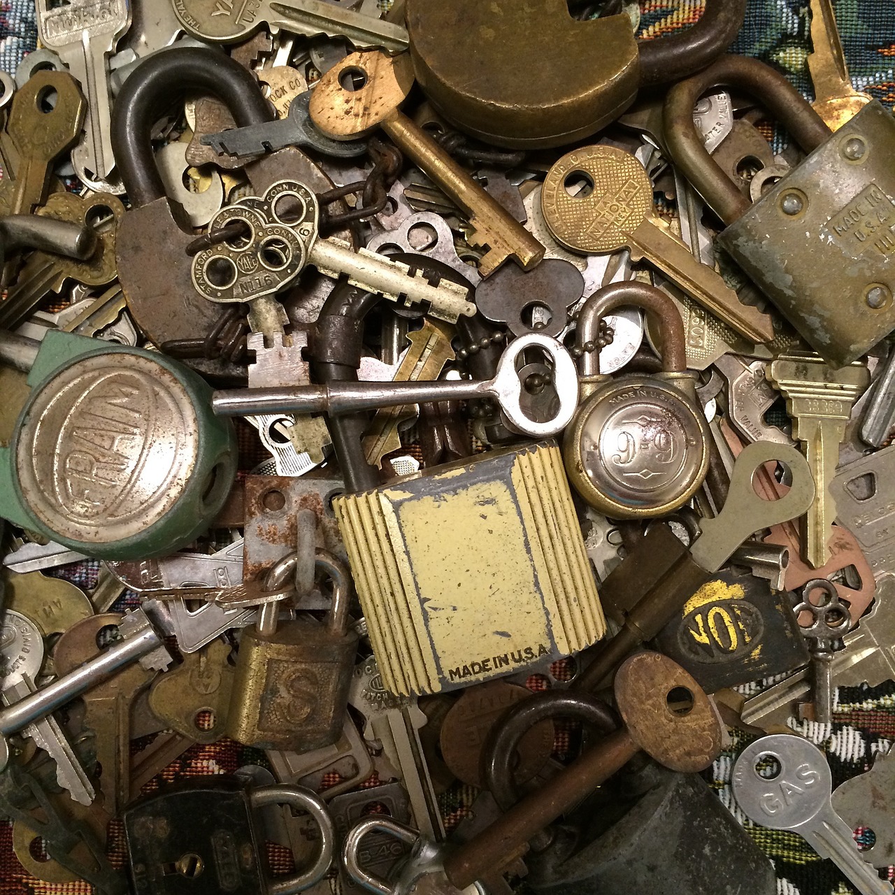 keys locks metal free photo