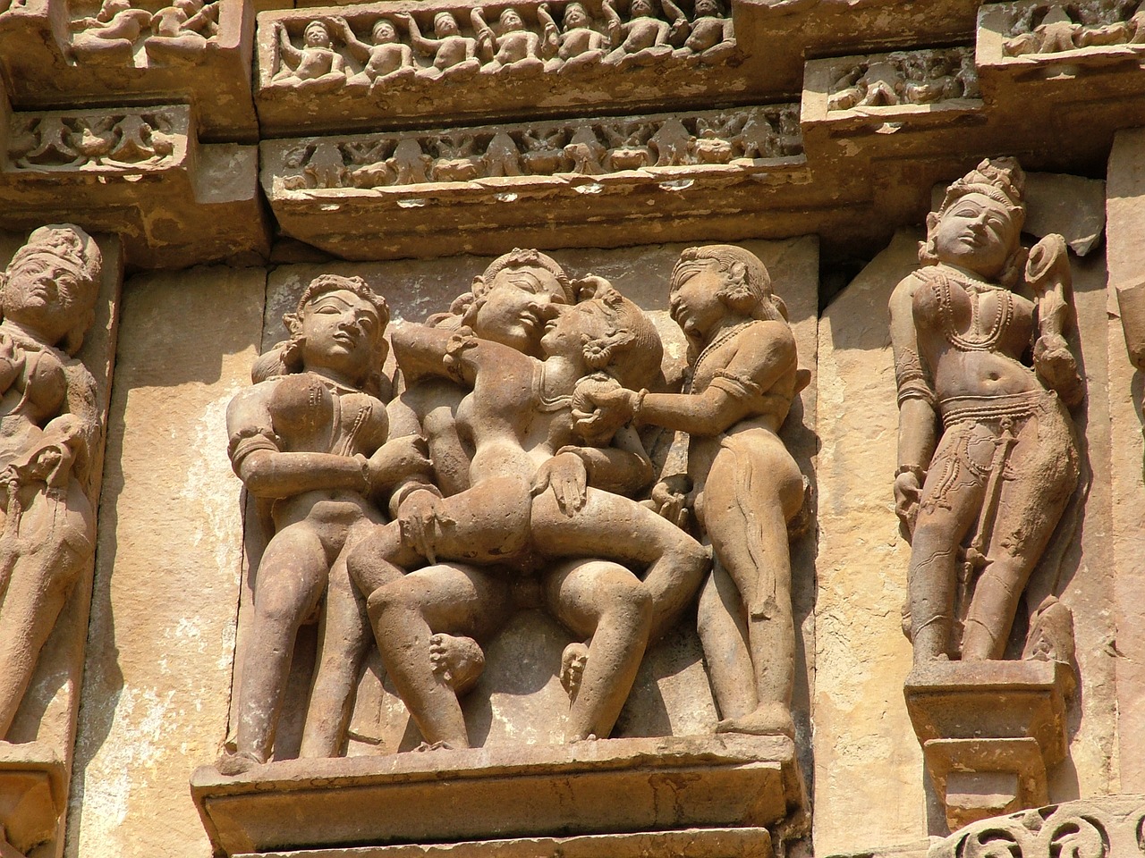 khajuraho kamasutra india free photo