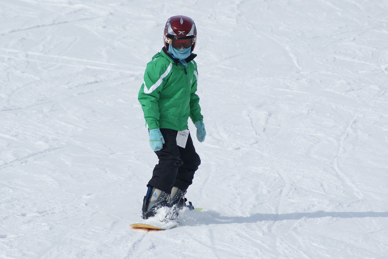 kid snowboard winter free photo