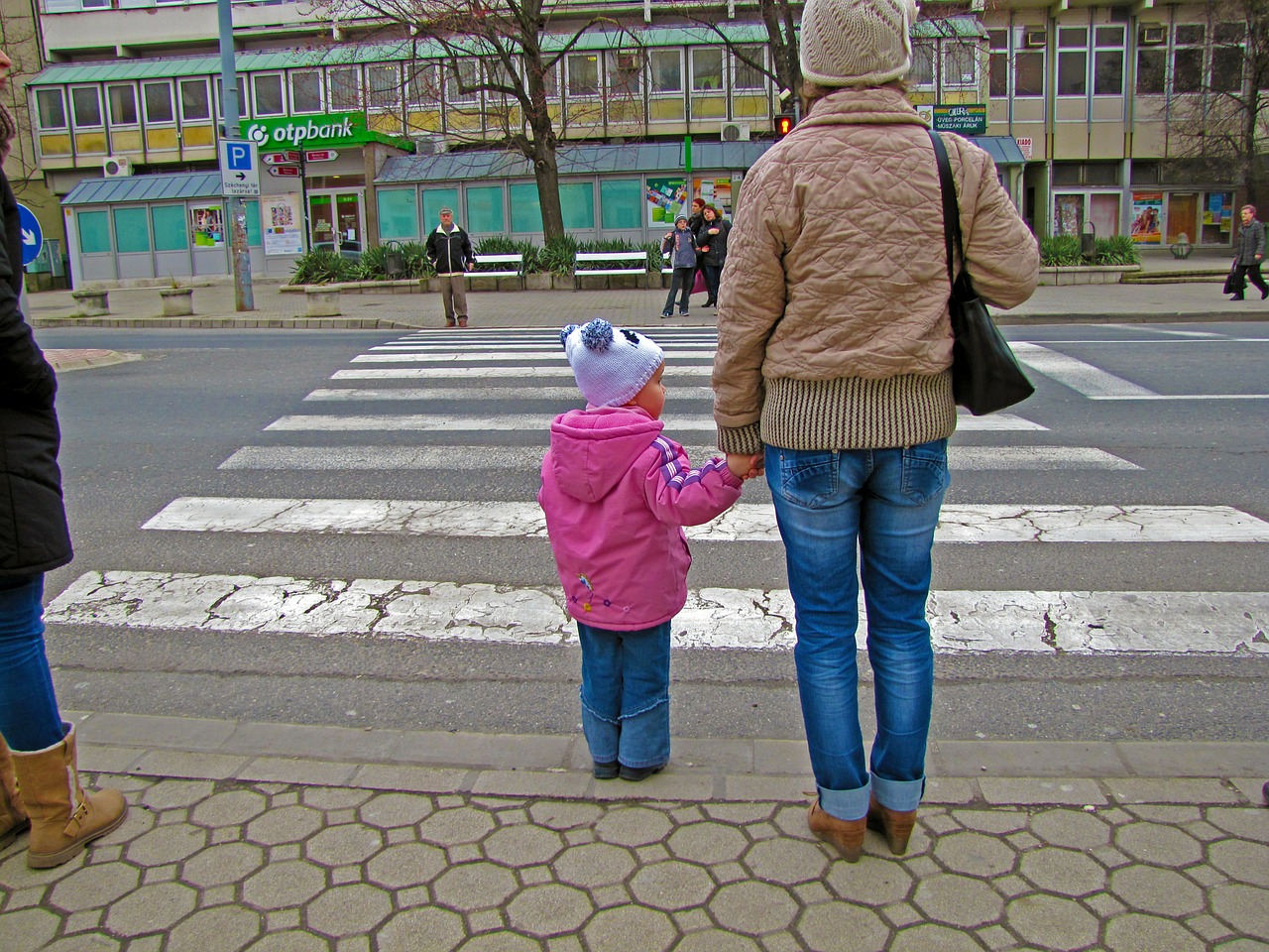 kid little girl walk free photo