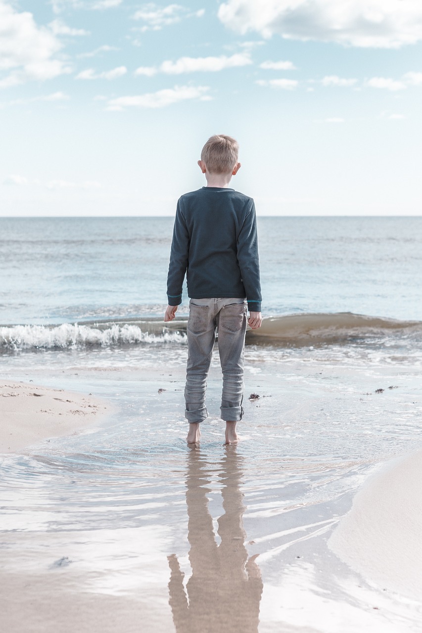 kid beach think free photo