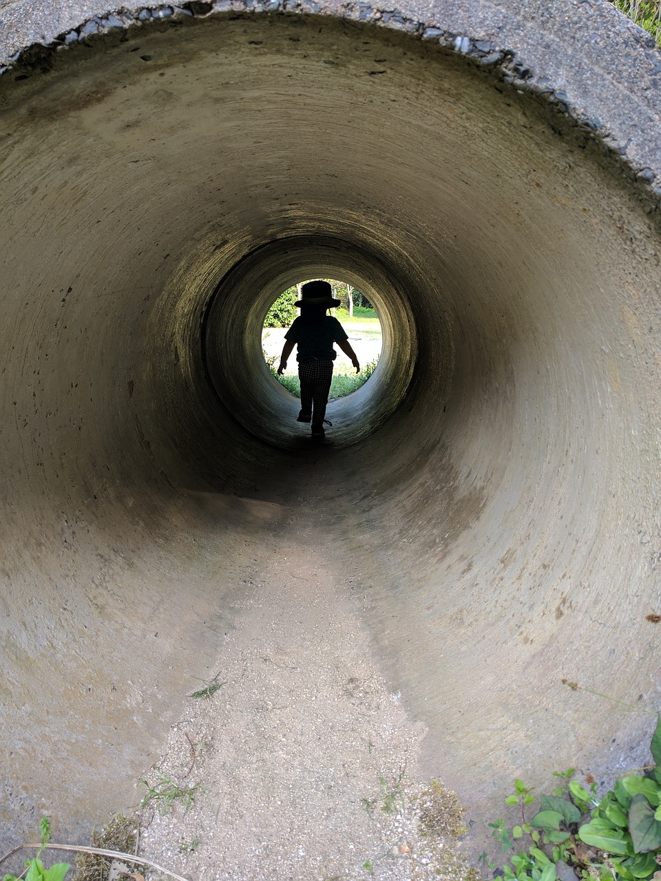 kids tunnel shadow free photo