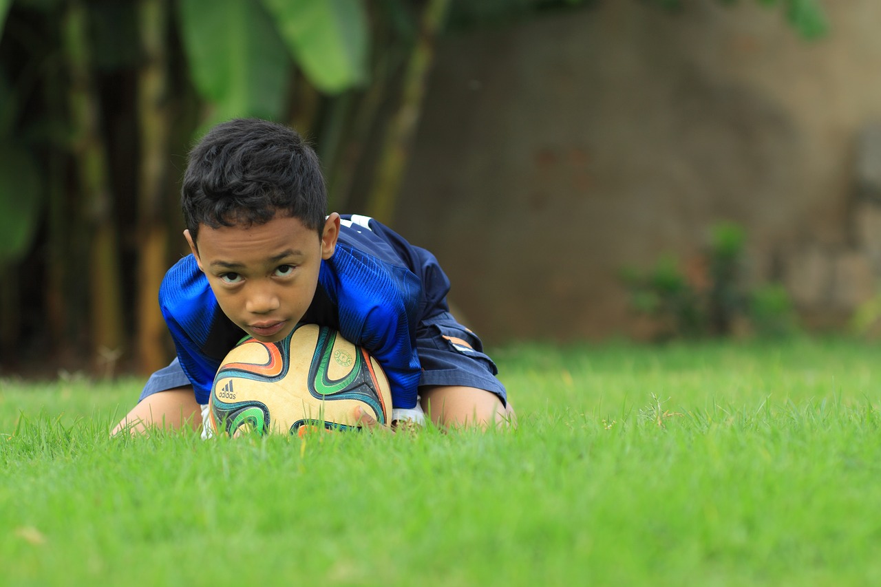 kids  football  boy free photo