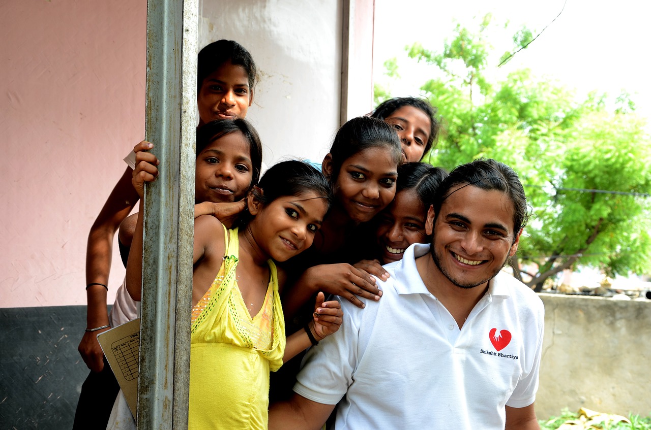 kids india volunteers free photo