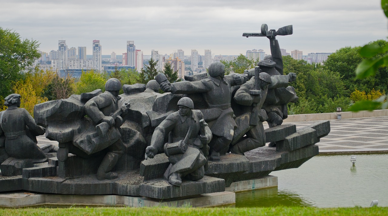 kiev ukraine monument free photo