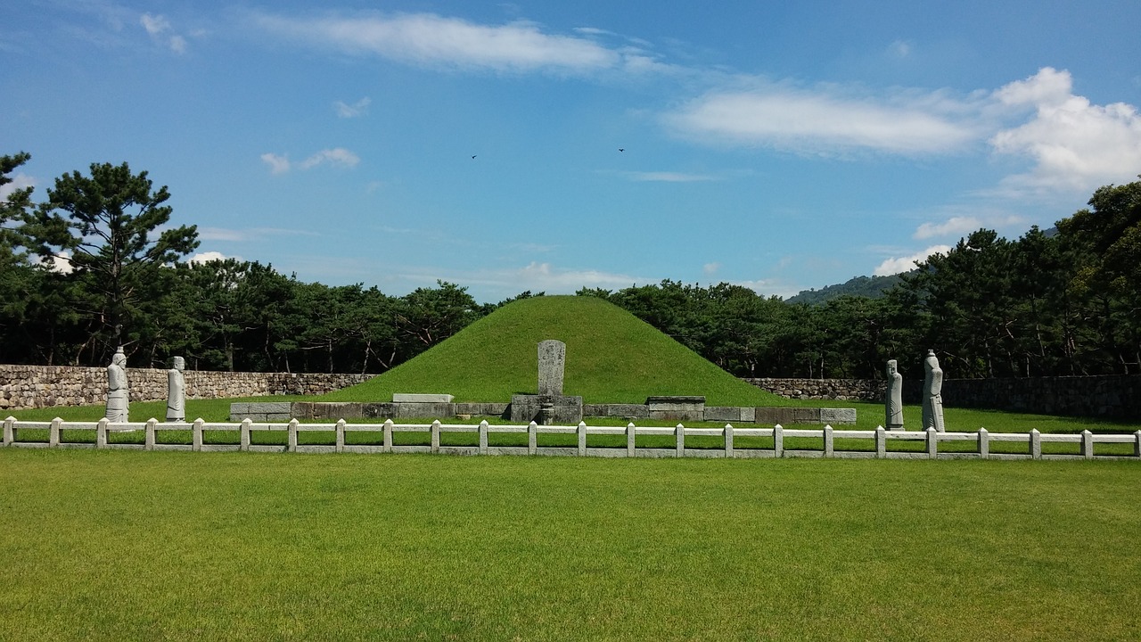 kim suro of geumgwan gaya tomb gimhae free photo