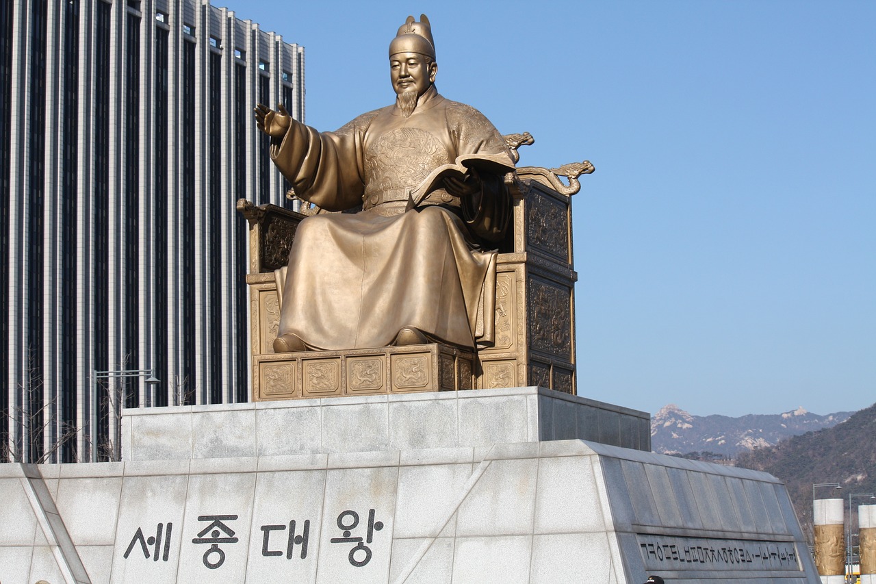 king sejong the great statue gwanghwamun free photo