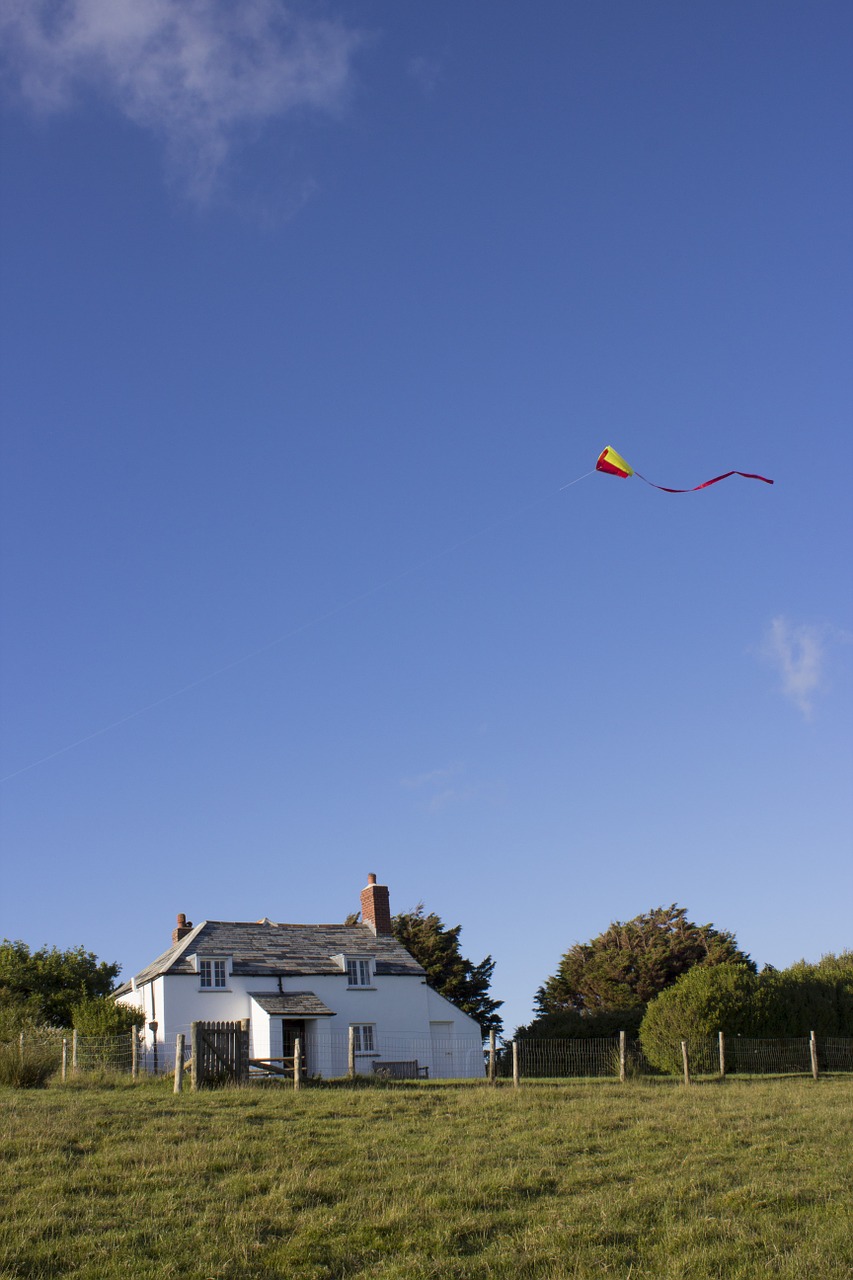 kite flying cottage free photo