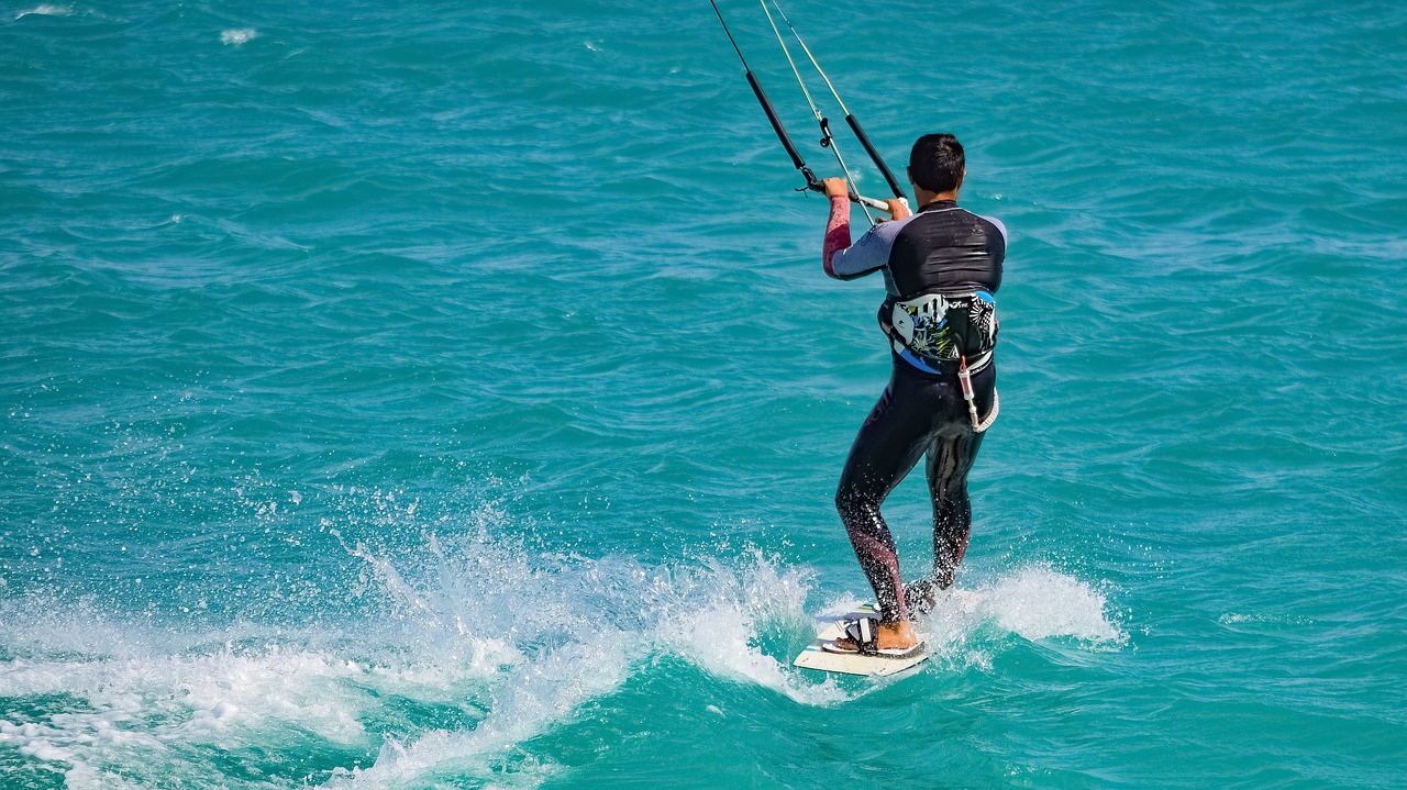 kite surf  surfer  surfing free photo