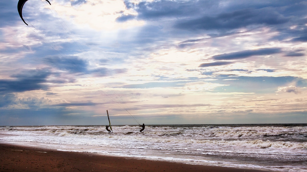 kitesurfer kitesurfing dragons free photo