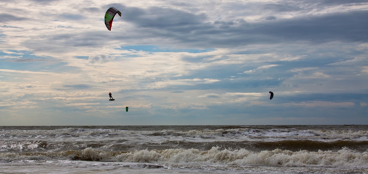 kitesurfer kitesurfing dragons free photo