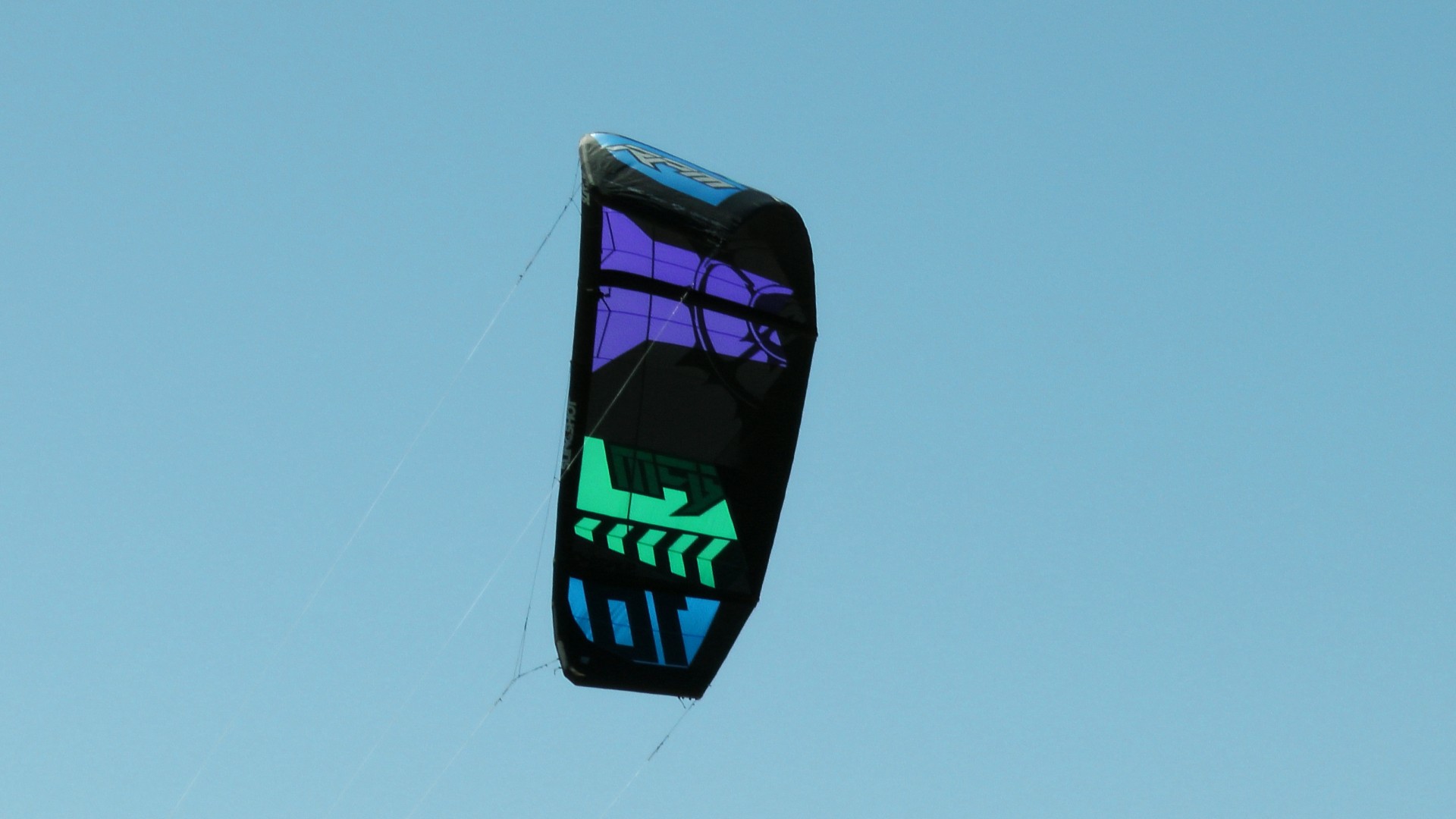 kitesurfer kiteboarder kite board kitesurfer's kite kitesurfer free photo