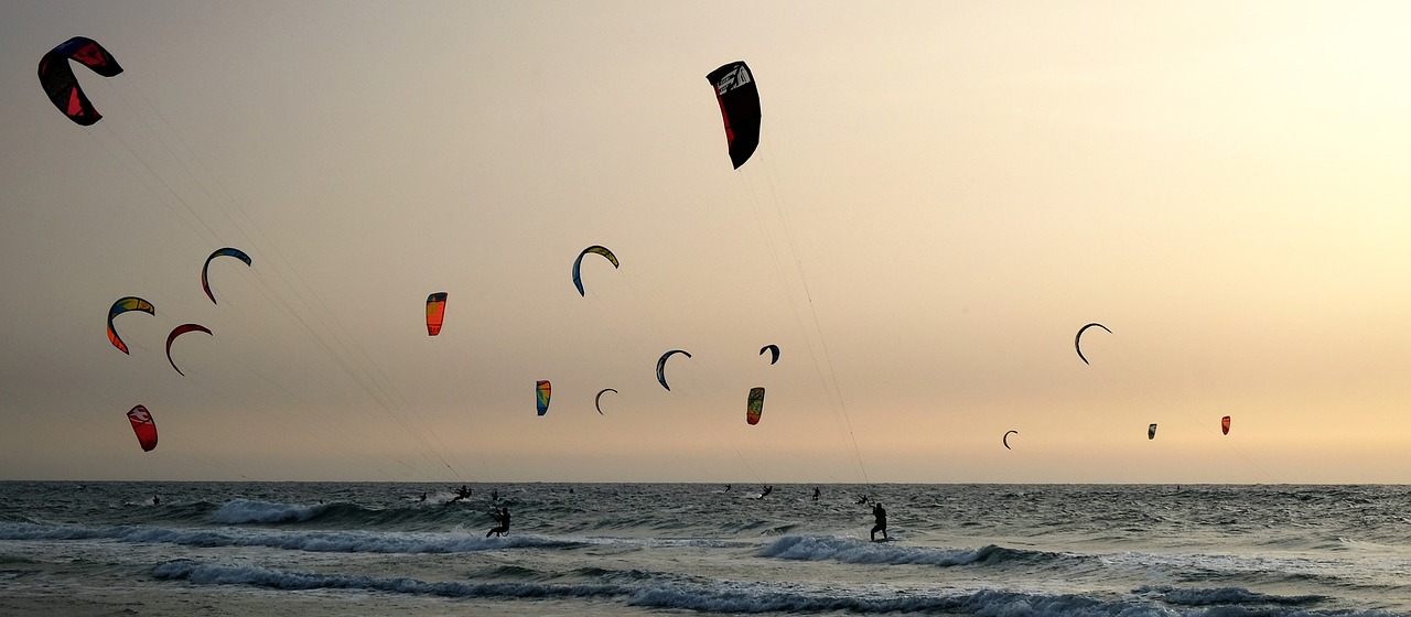 kitesurfing sea wave free photo