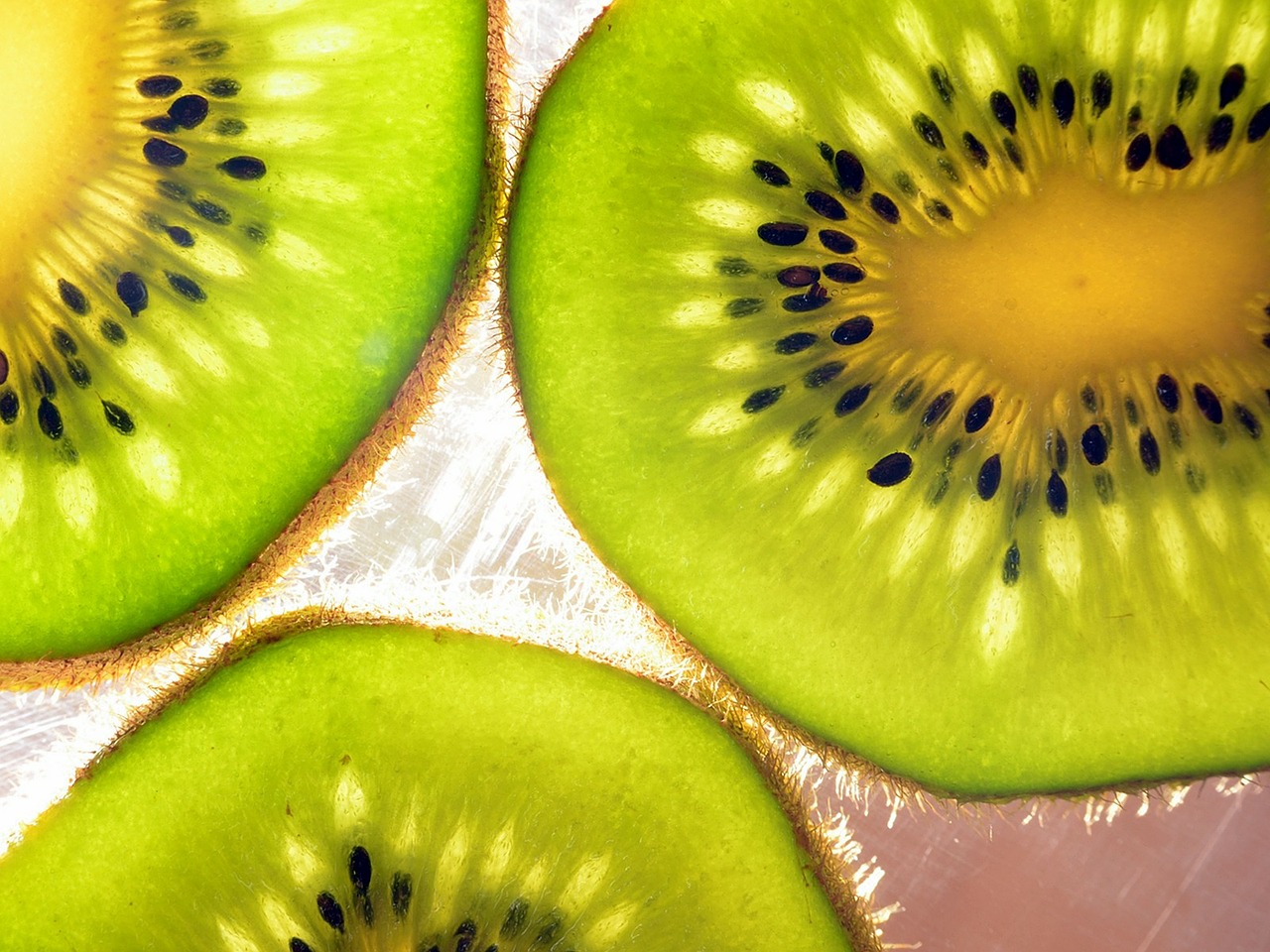 kiwi fruit cut free photo