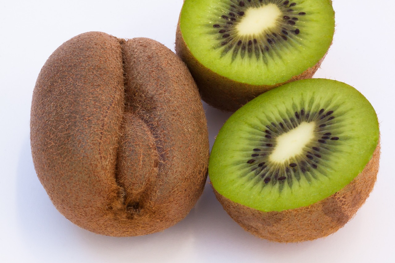 kiwi fruit vitamins free photo