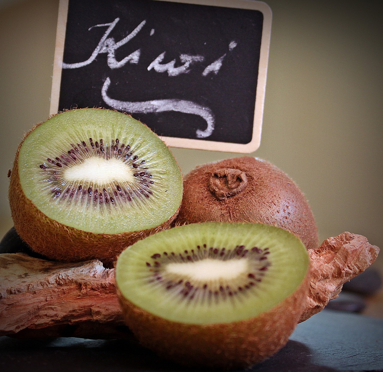 kiwi fruit healthy free photo