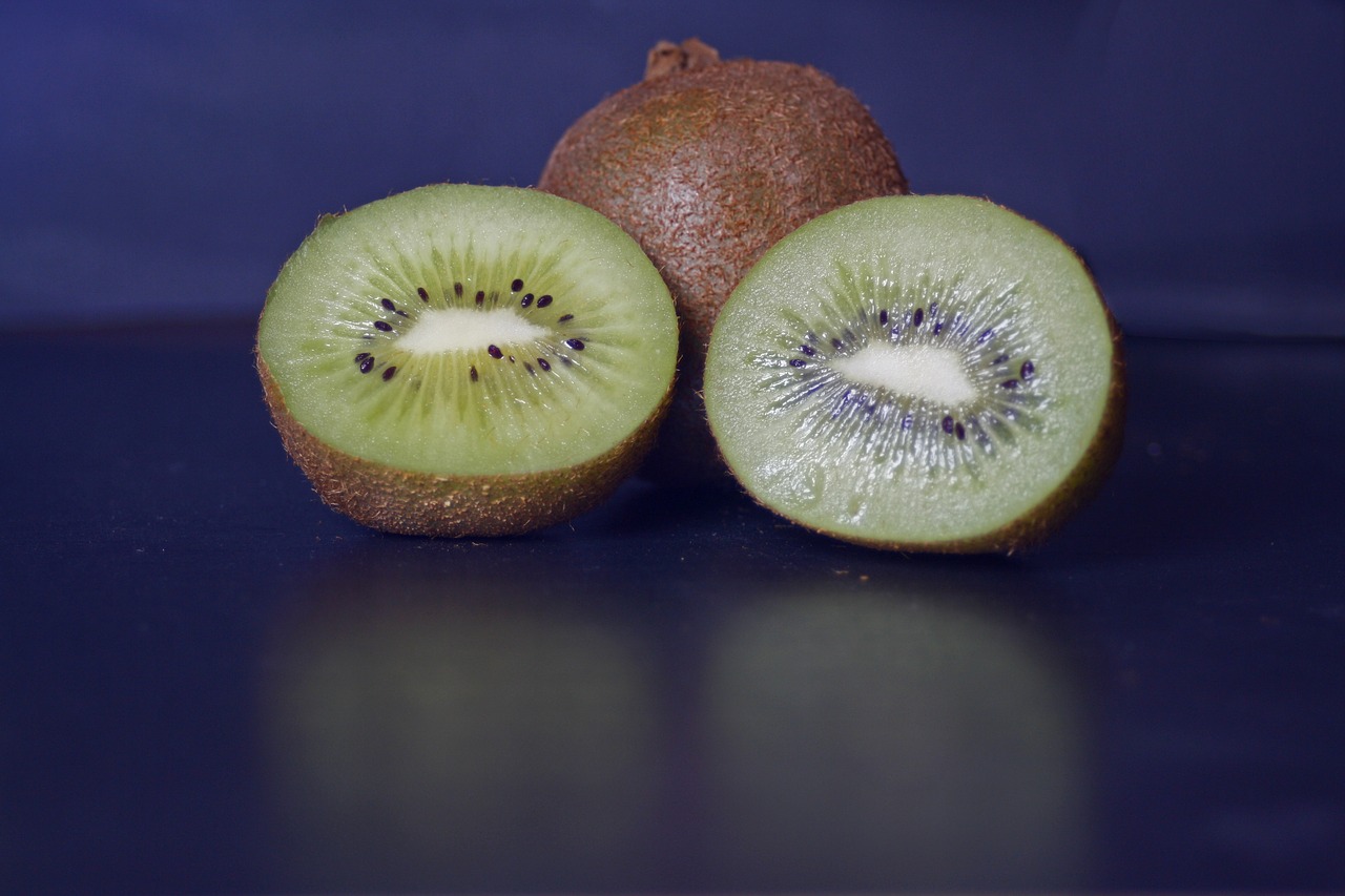kiwi fruit tropical fruit free photo
