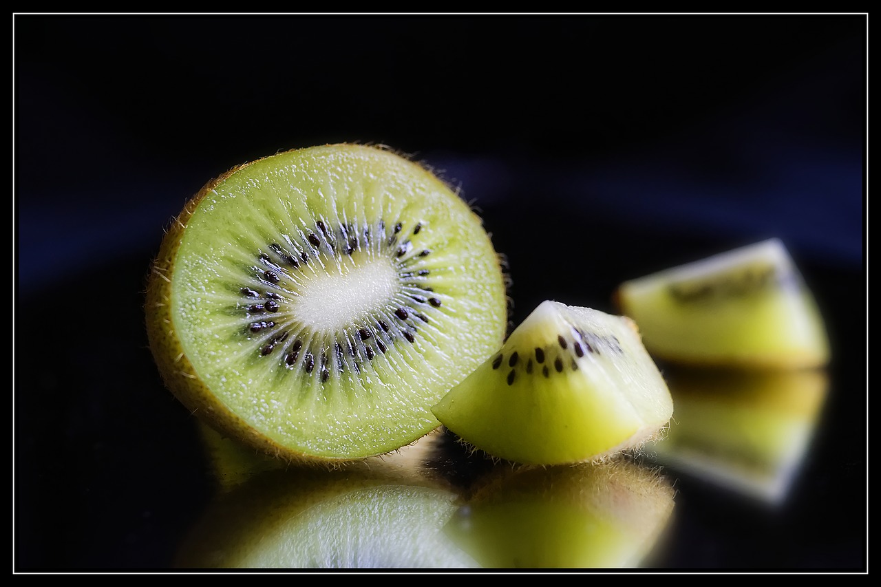 kiwi fruit farmers local market free photo