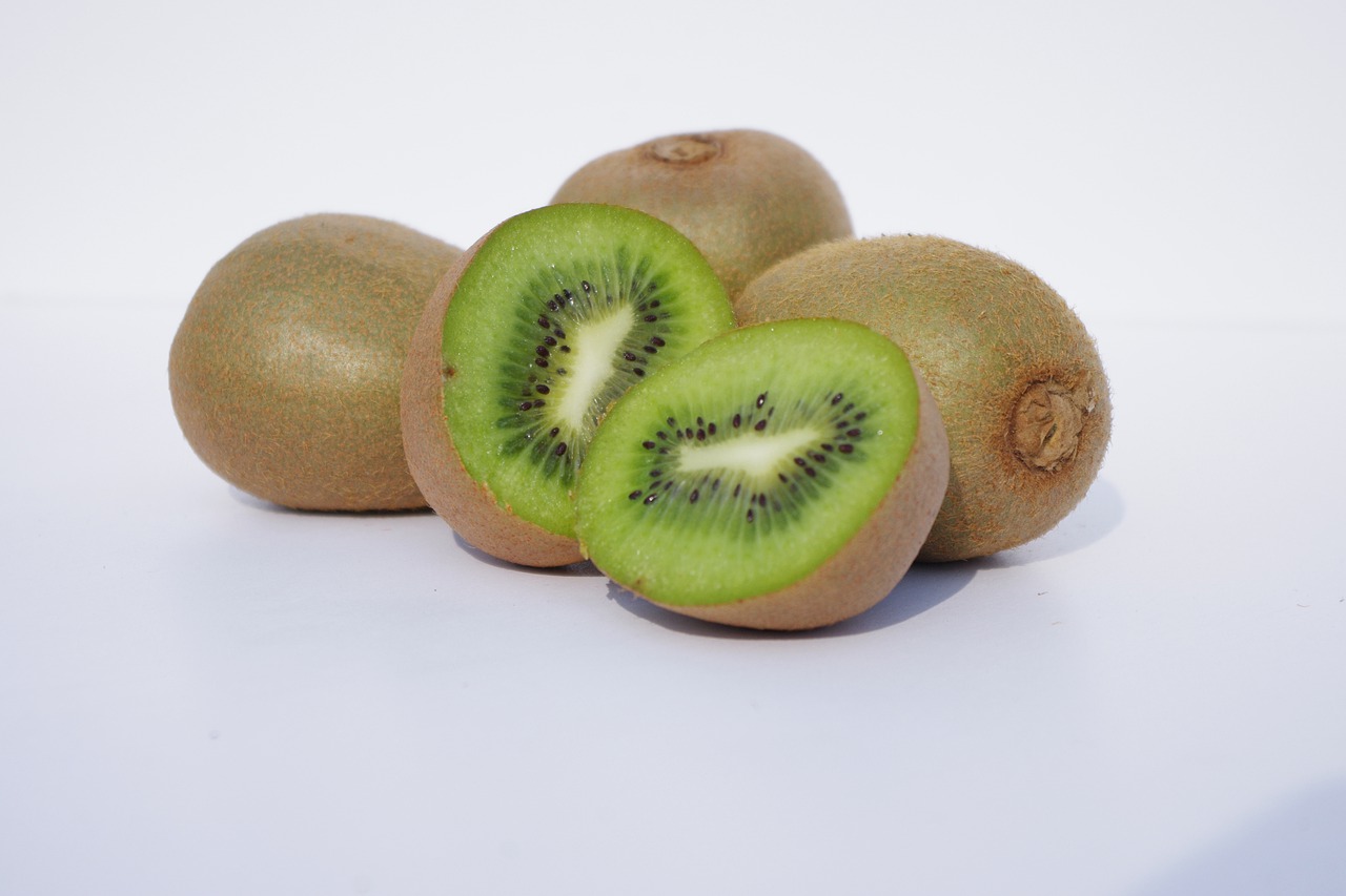 kiwi food fruit free photo
