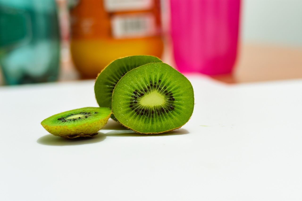 kiwi  fruit  fresh free photo