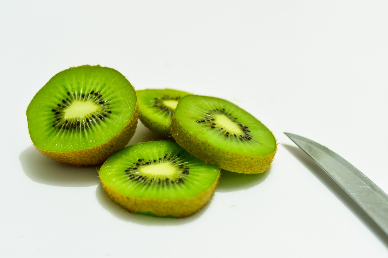 kiwi  fruit  fresh free photo