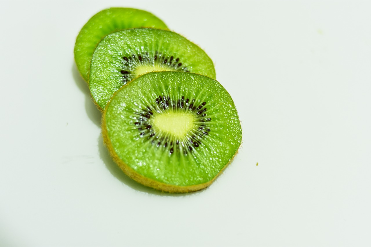 kiwi  fruit  fresh free photo