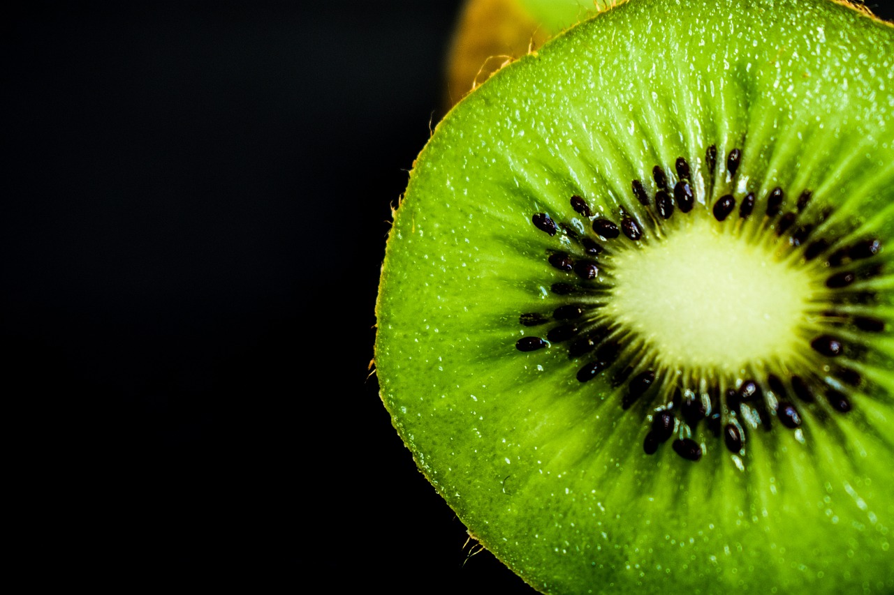 kiwi  fruit  healthy free photo