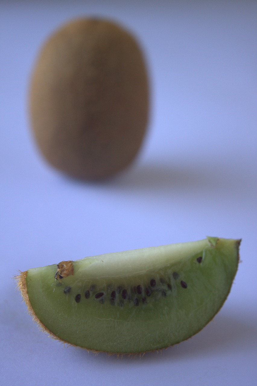 kiwi fruit cut free photo